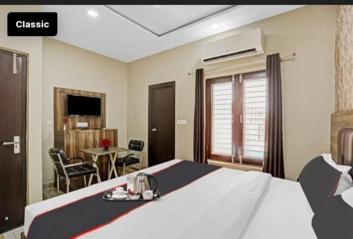 Hotel Citi Star 巴雷利 外观 照片