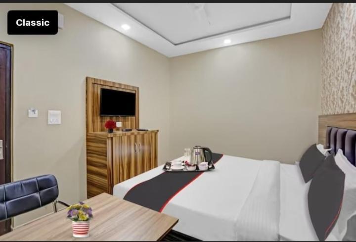 Hotel Citi Star 巴雷利 外观 照片