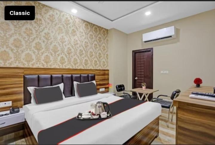 Hotel Citi Star 巴雷利 外观 照片