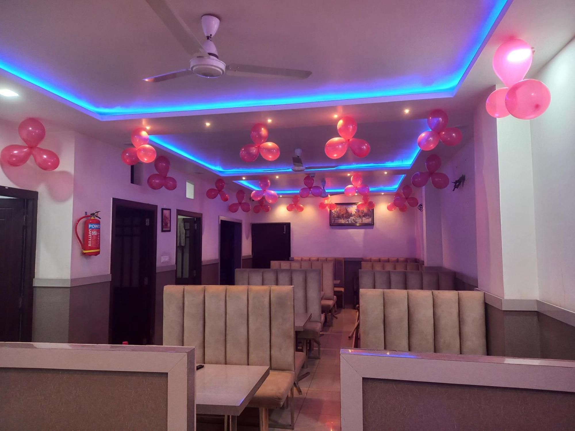 Hotel Citi Star 巴雷利 外观 照片